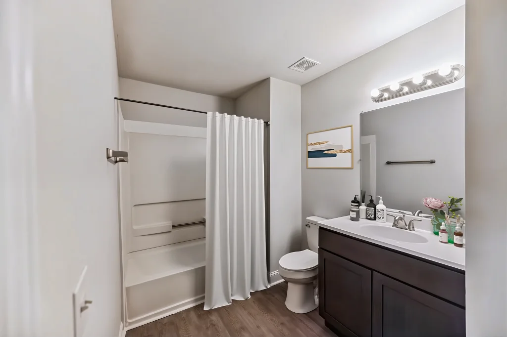 king george apartments savannah ga bathroom