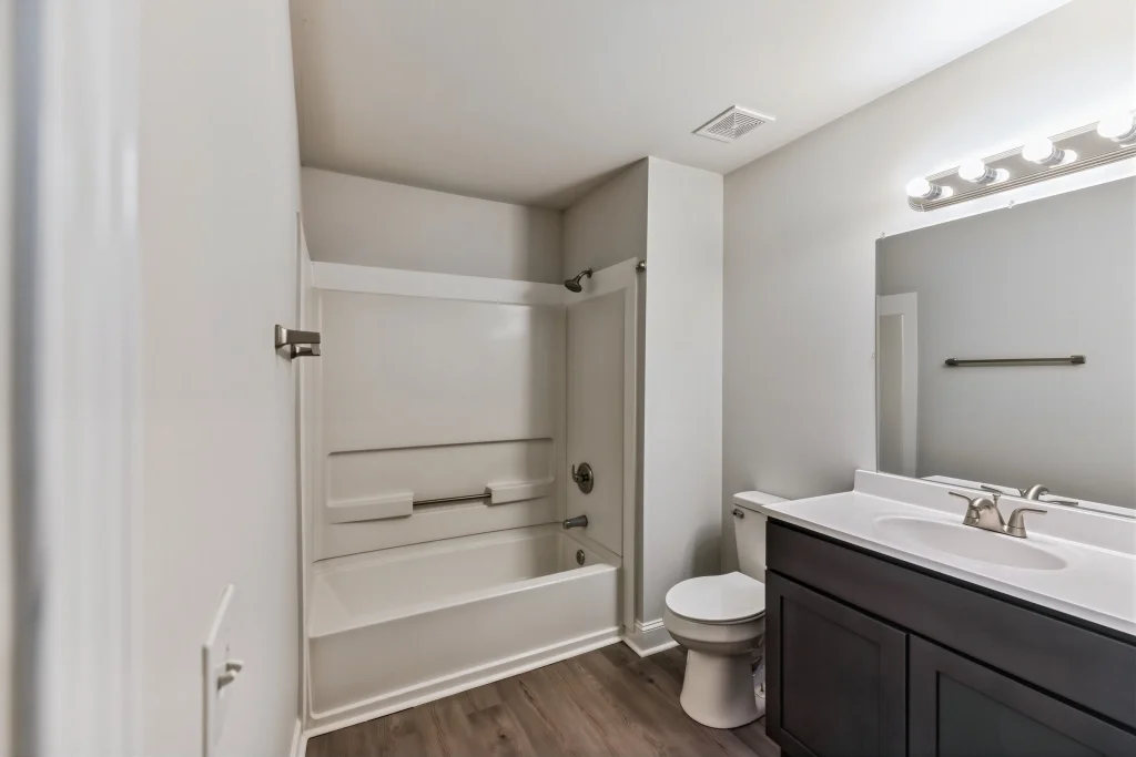 savannah 6 bricktowne flats bathroom