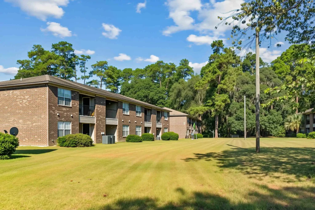 savannah 6 bricktowne flats outdoor1