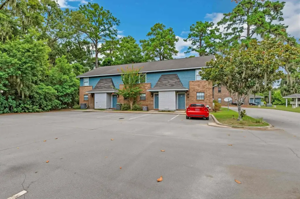 savannah 6 royal dutch villas apartments exterior parking